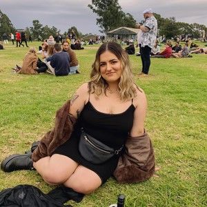 Meet your Posher, Stephanie